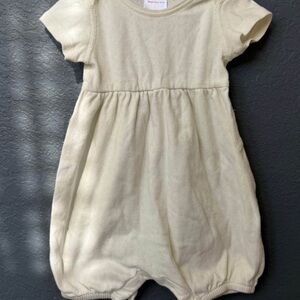 Hanna Anderson 6-12 mo Cream Short Sleeve Baby Romper